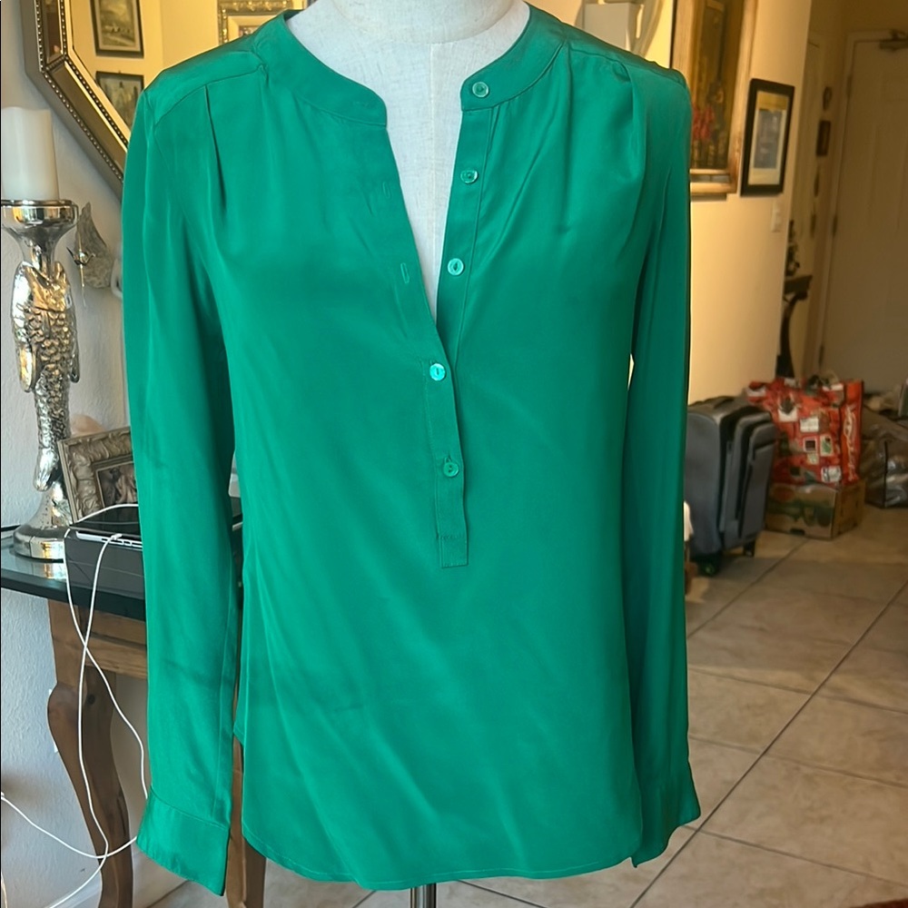 Trina Turk Green Women's long sleeveTop - button front